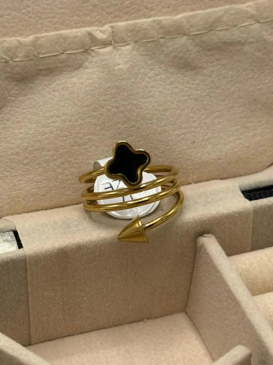 Twist Clover Gold Ring