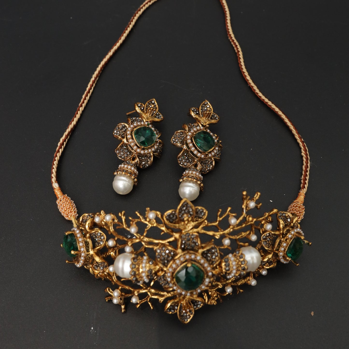 Regal Green Stone and Pearl Choker Set