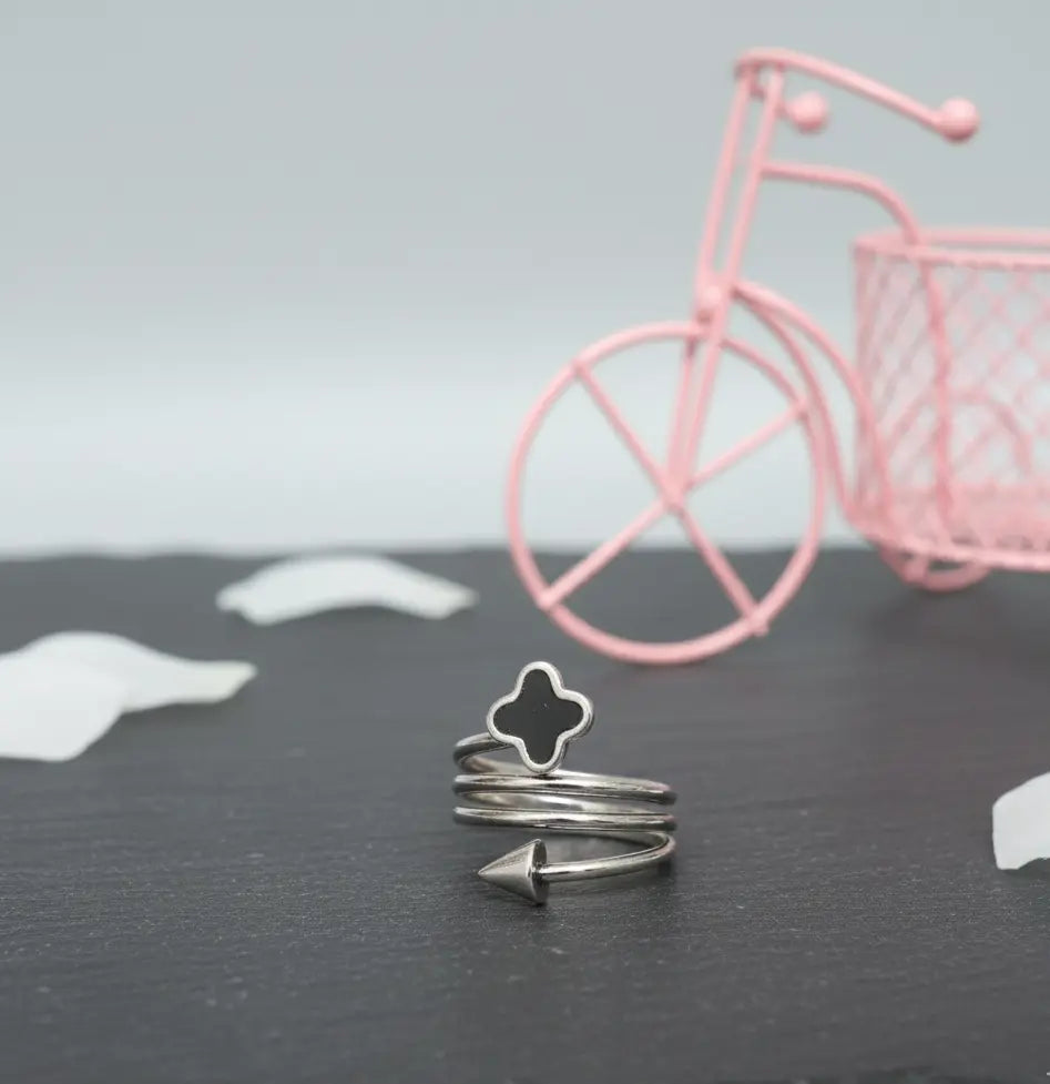 Silver Toned Three-Band Ring with Clover and Triangle
