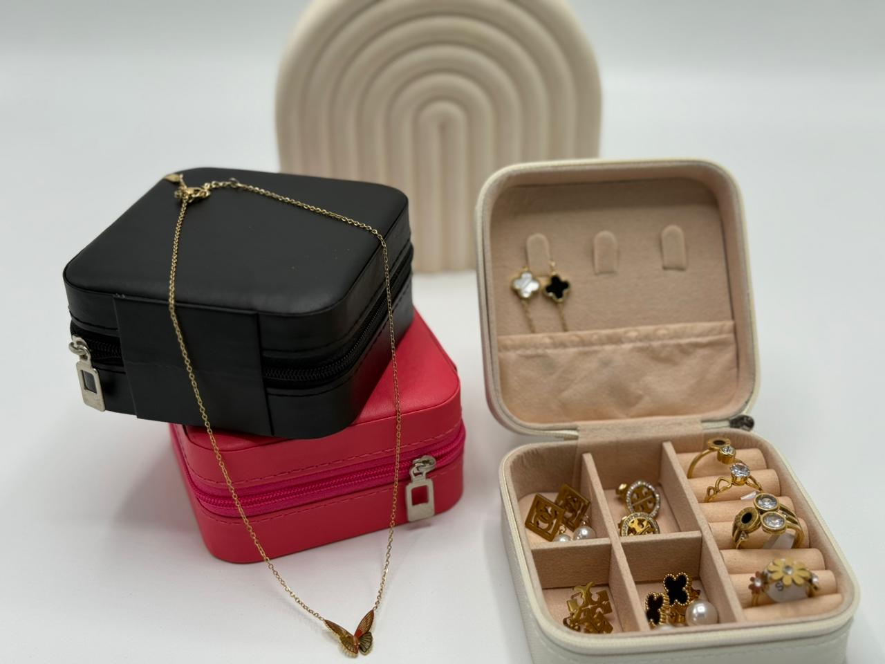 Velora Luxe Travel Jewelry Box