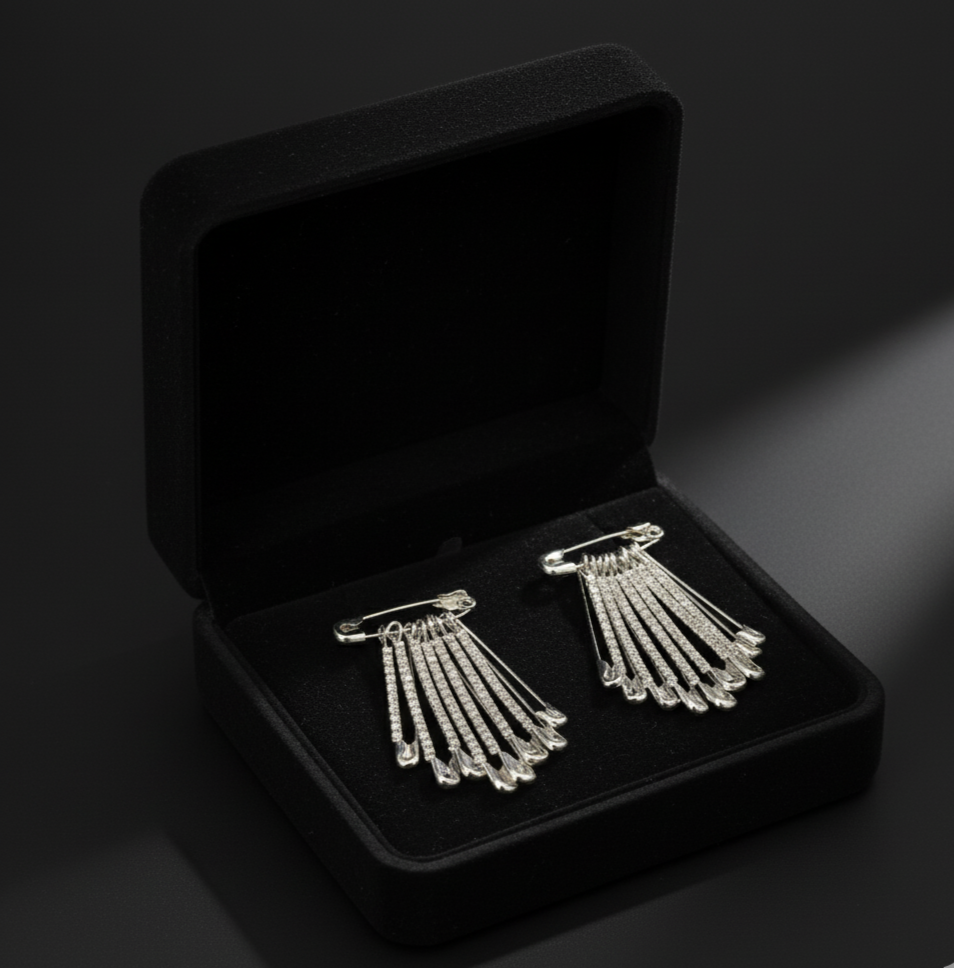 Decorative safety pin with rhinestones